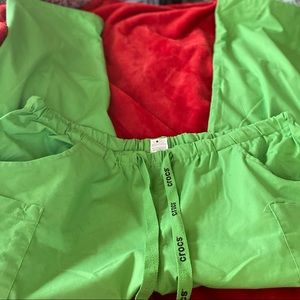 Crocs scrub pants with pockets